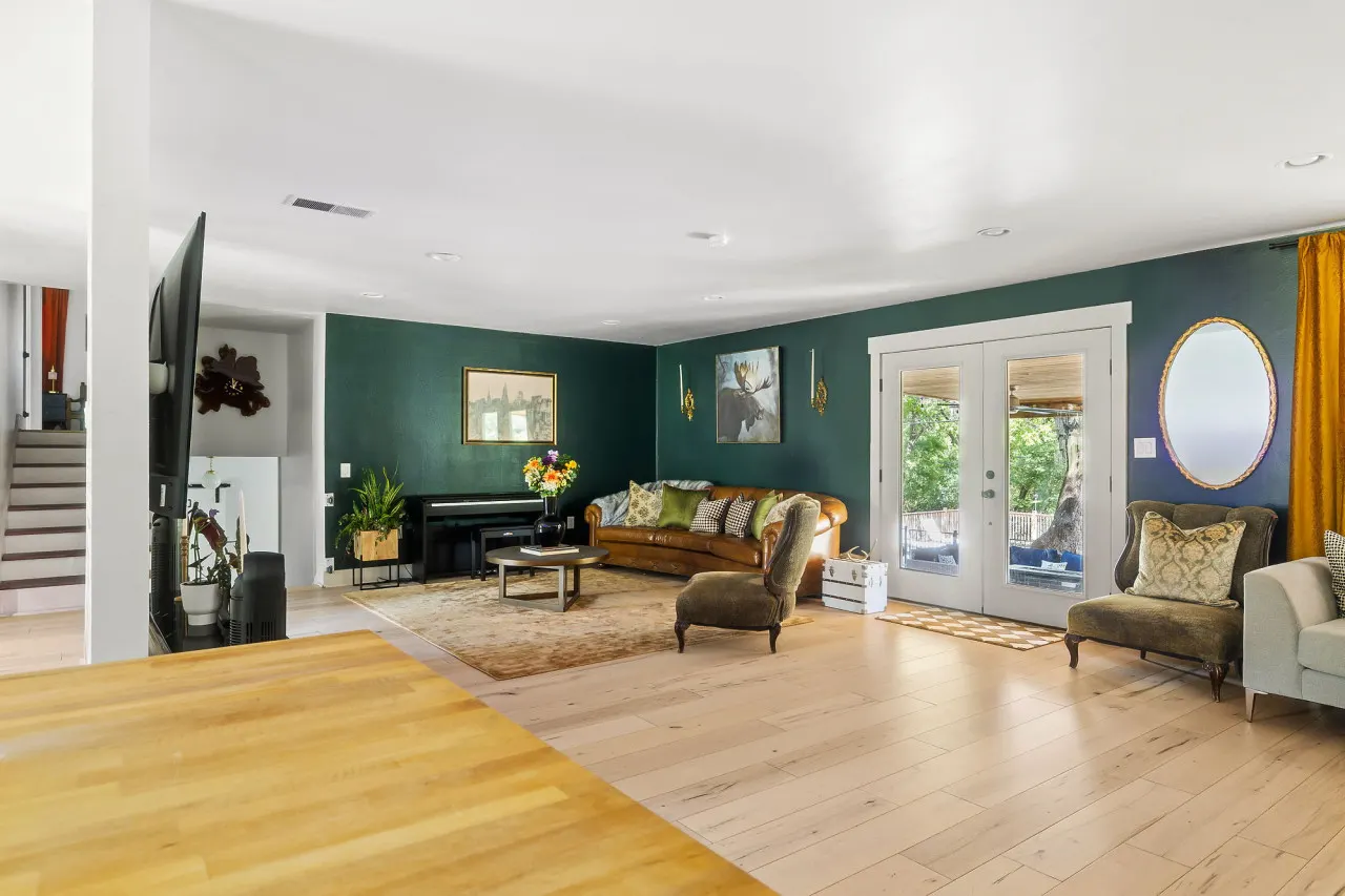 Gatsby-Style San Marcos 5BR Private Pool, Gym, Walk to TXST, Sleeps 12 8