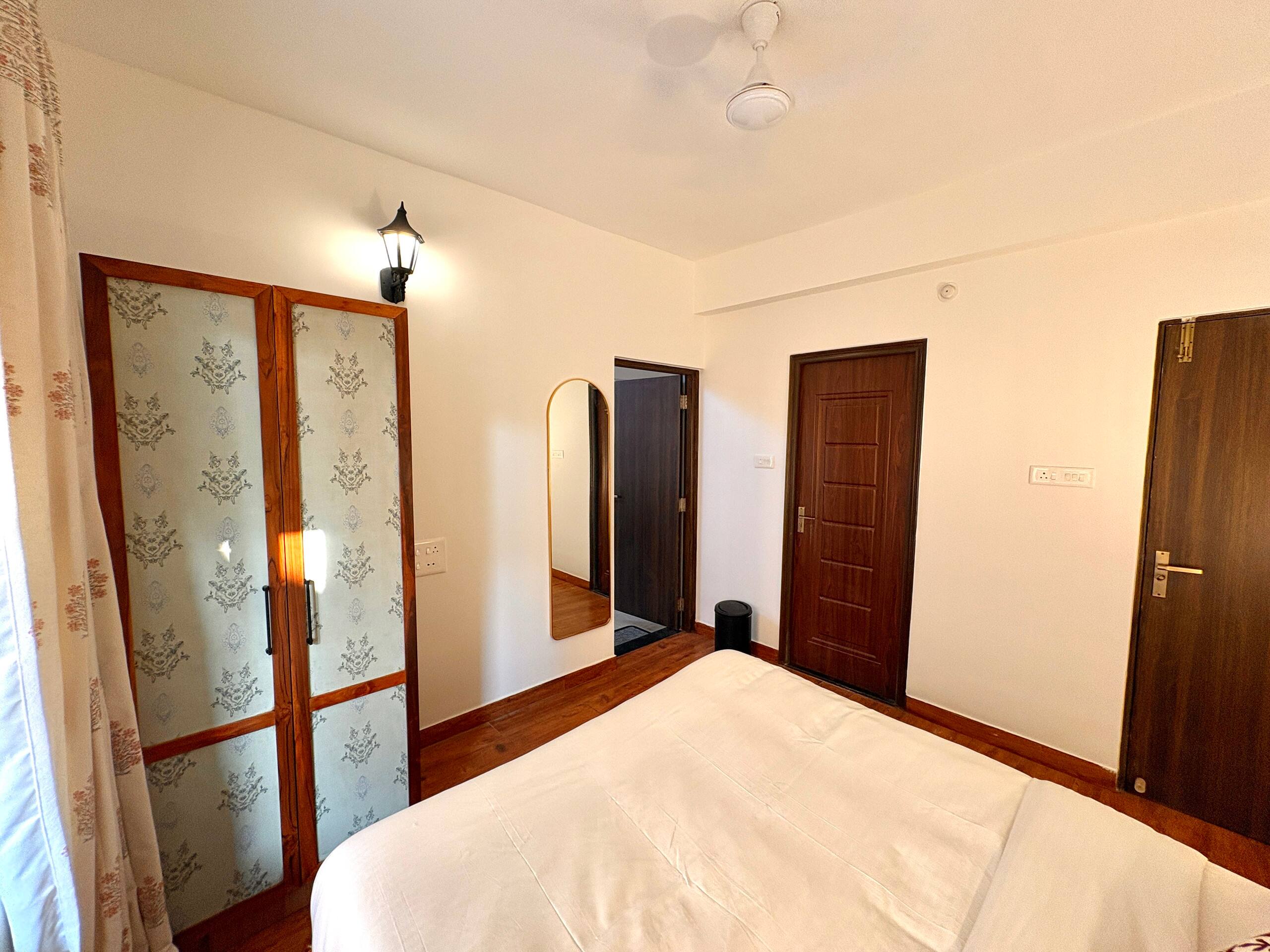 Romantic Jacuzzi 1BHK Candolim | Mirashya UG10 19