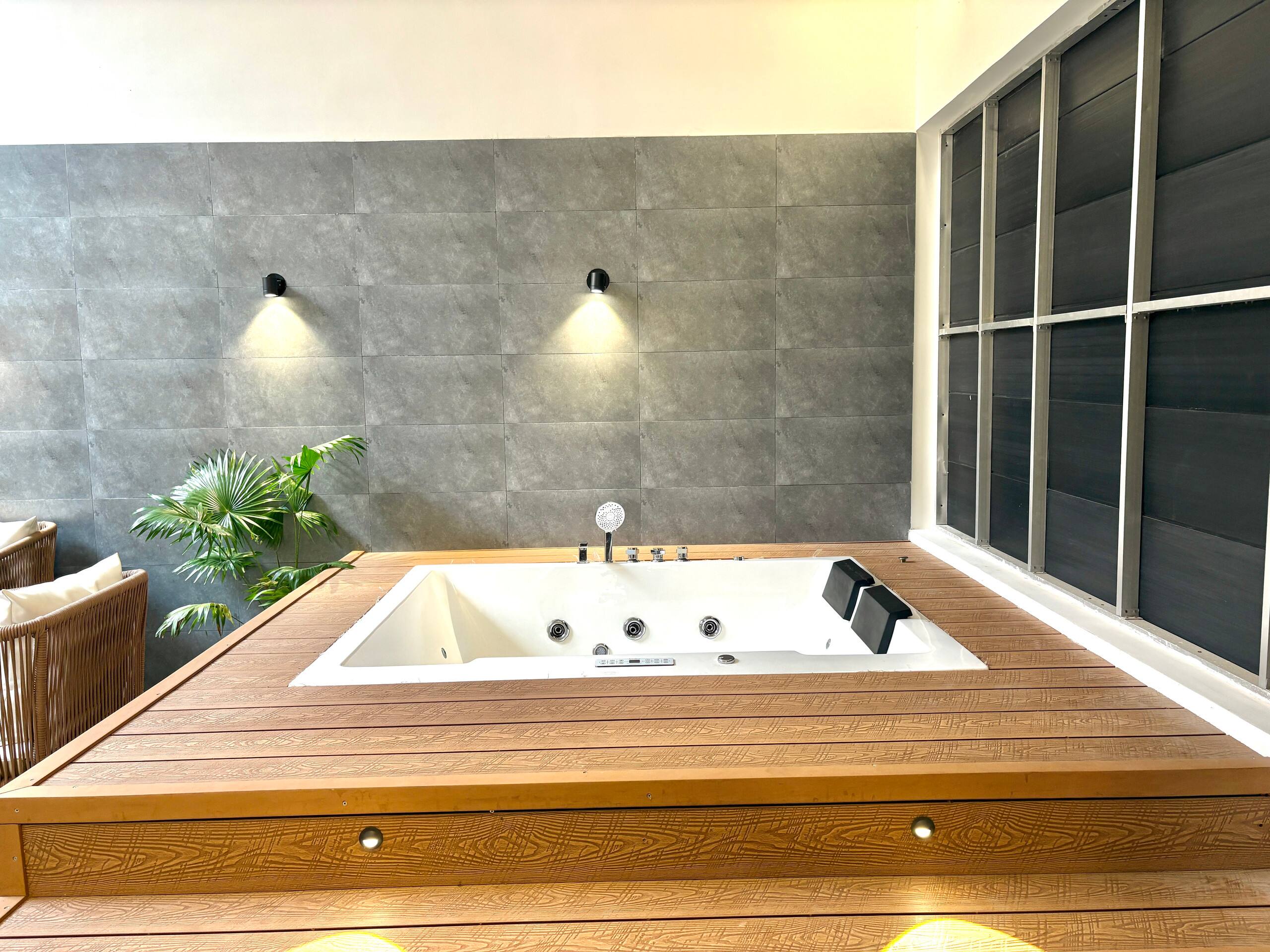 Romantic Jacuzzi 1BHK Candolim | Mirashya UG10 2