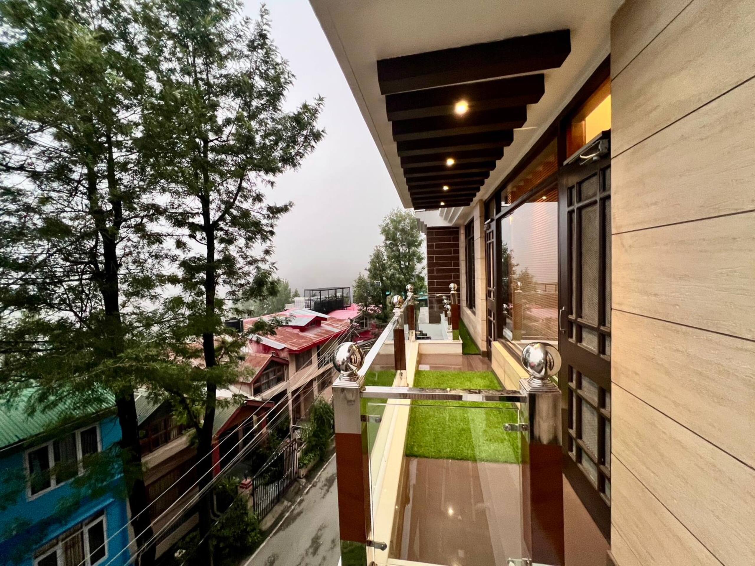 The Luxe -Uptown Boutique Homes 4