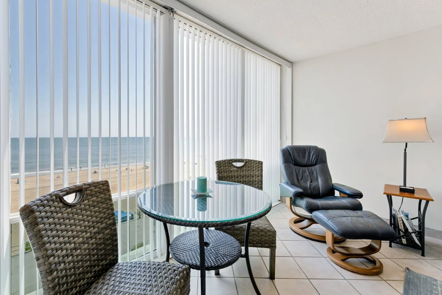 Ocean Front! Pristine 2br2bath condo ON the beach! 13