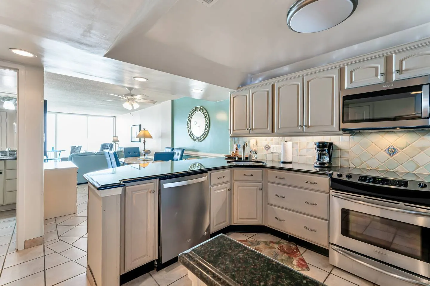 Ocean Front! Pristine 2br2bath condo ON the beach! 7