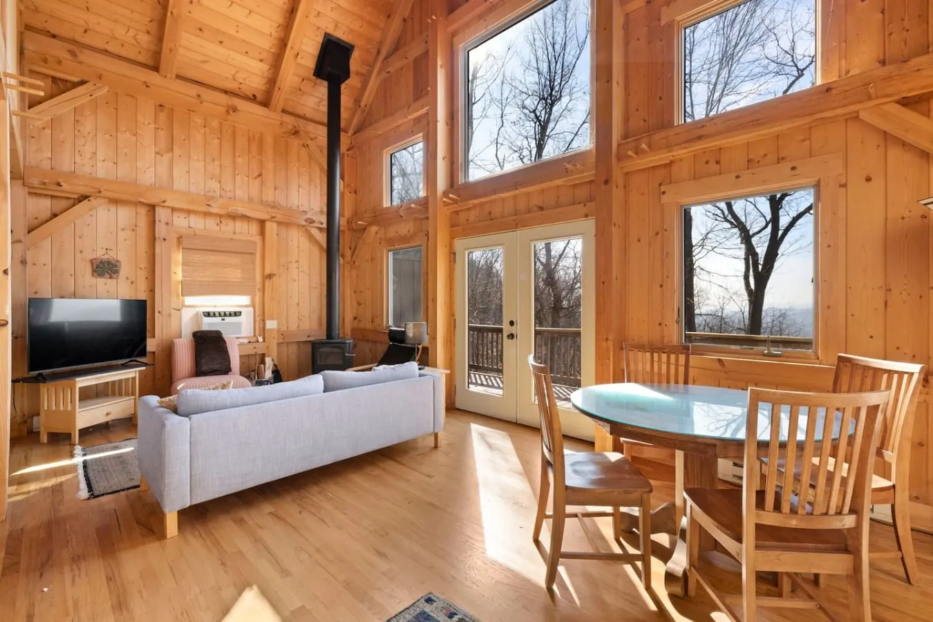 Mountain Retreat Sunset Views & 20 Min to AVL 15