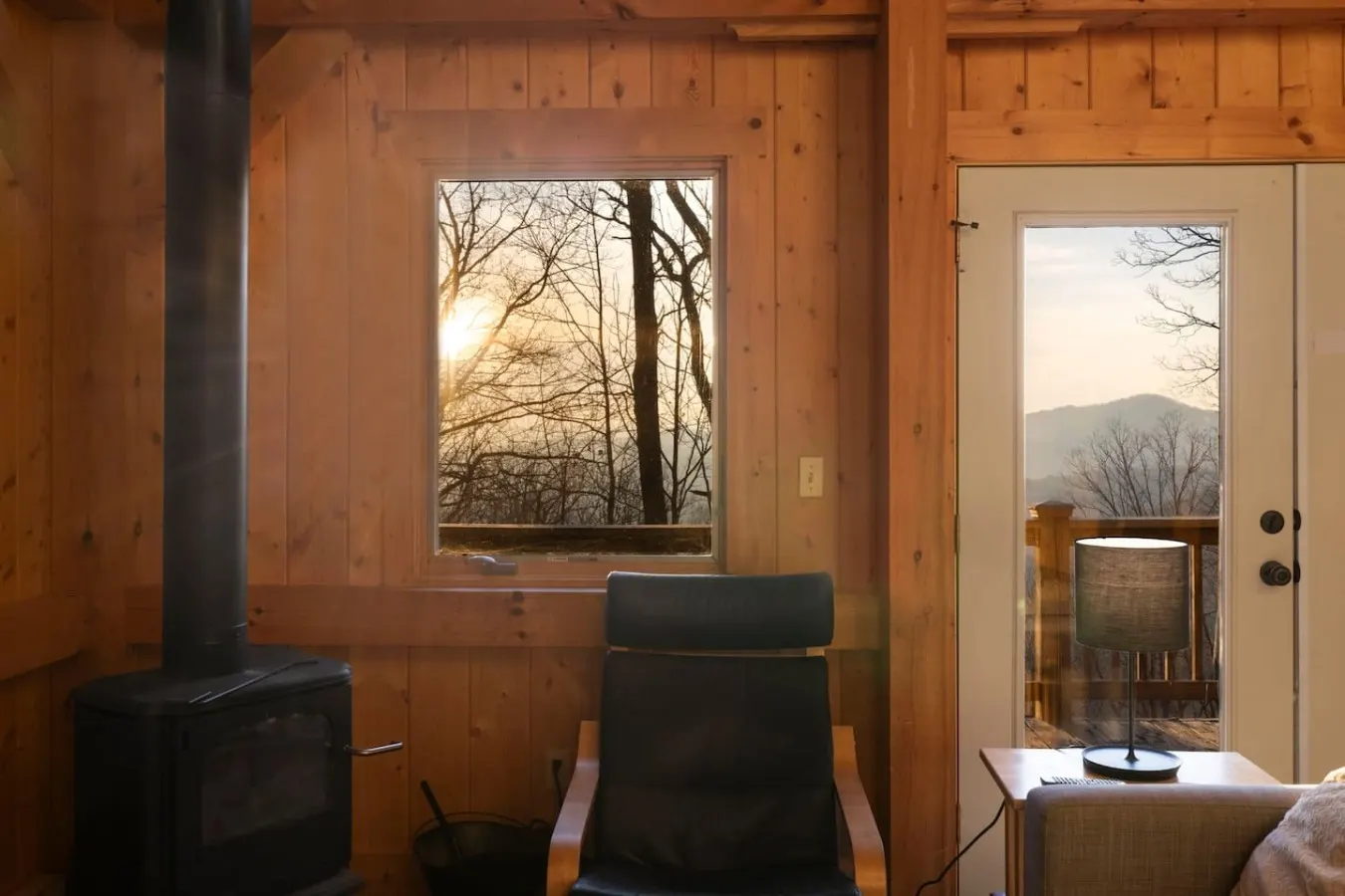 Mountain Retreat Sunset Views & 20 Min to AVL 18
