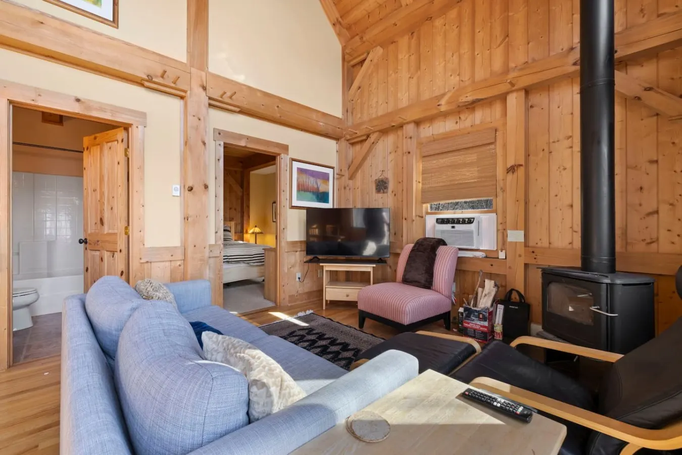 Mountain Retreat Sunset Views & 20 Min to AVL 19
