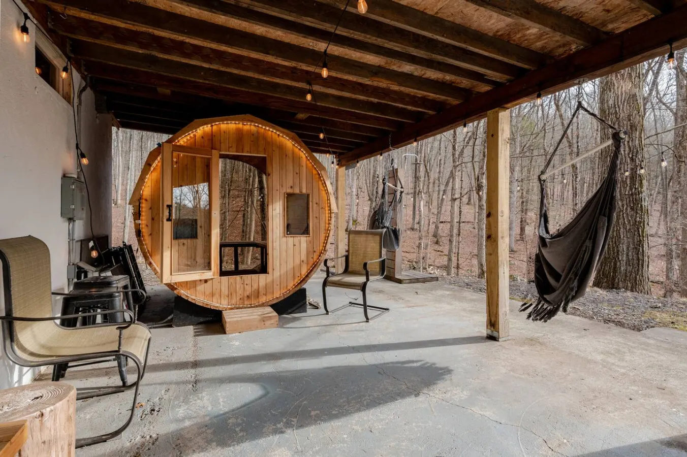 Big Poconos Retreat Hot Tub Sauna Pool Table 4