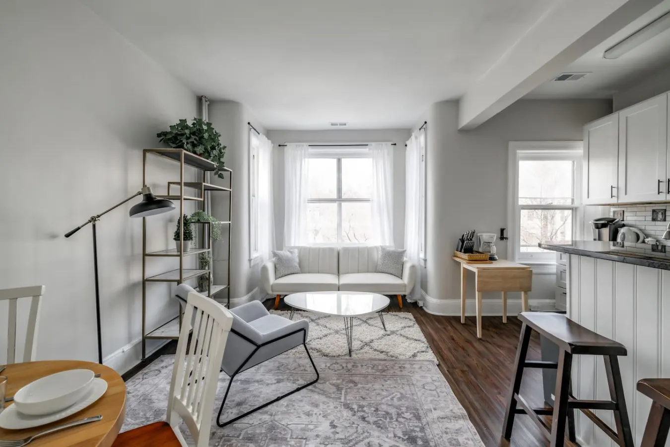 Sleeps 12 | THREE Units In Central Adams Morgan — photo 4