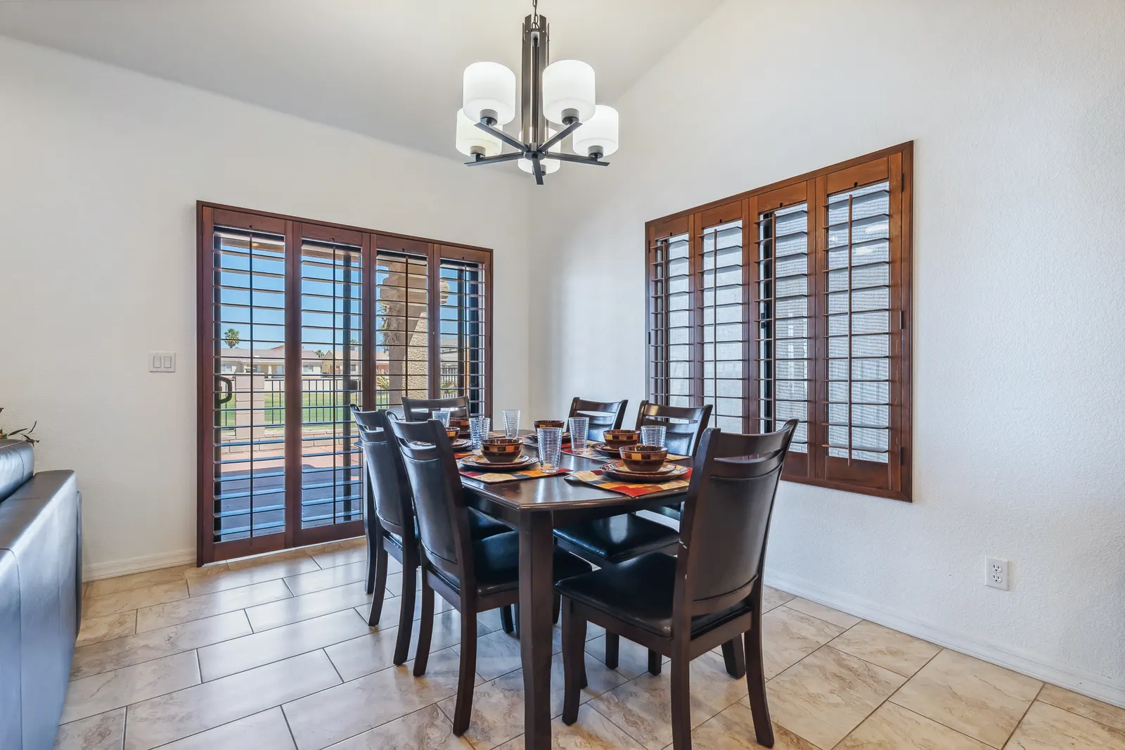 Golf Course Views Pool 3 Bd Parking 14