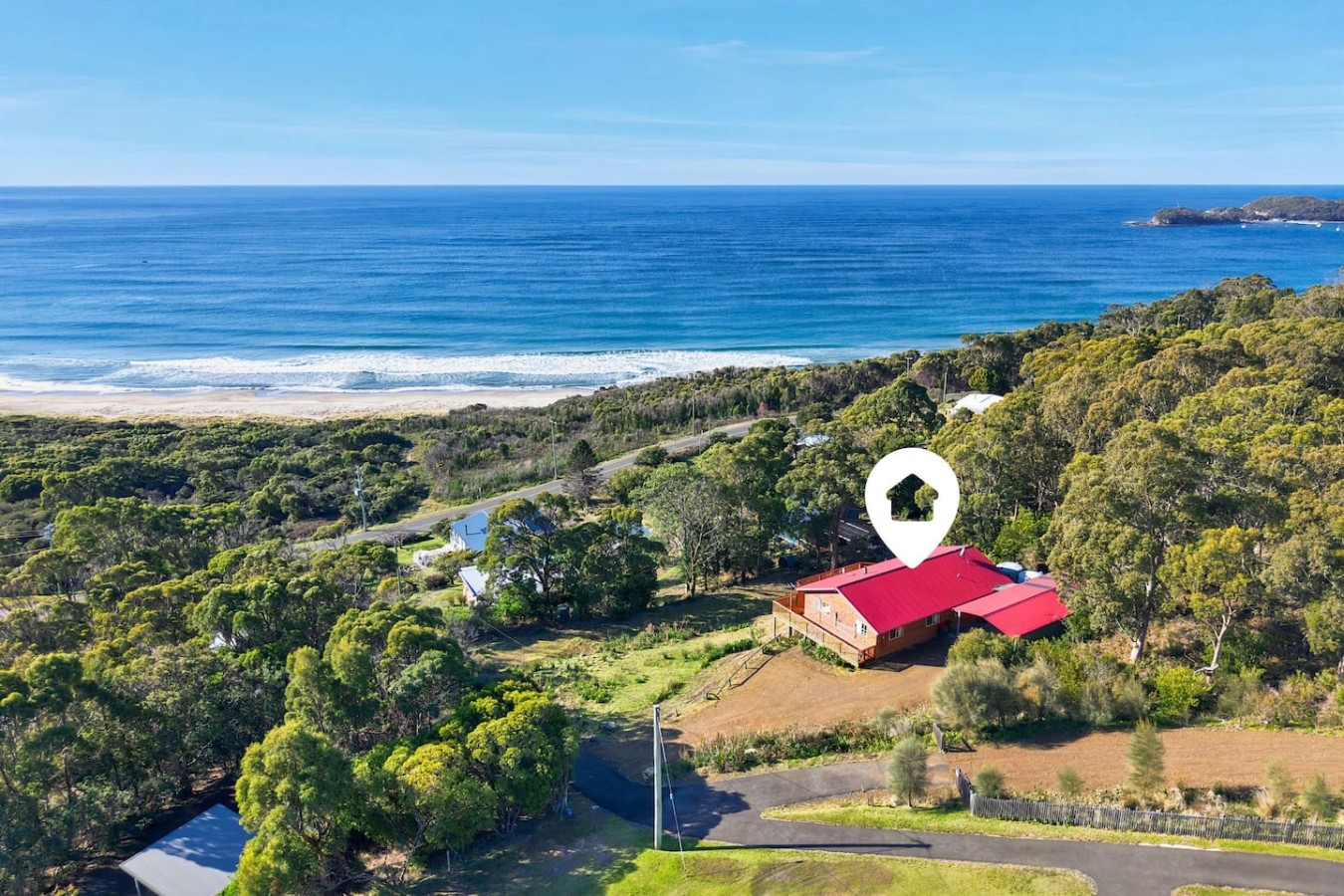 Eaglehawk Neck Home, Ocean Views, Deck & Wood Fire — photo 2