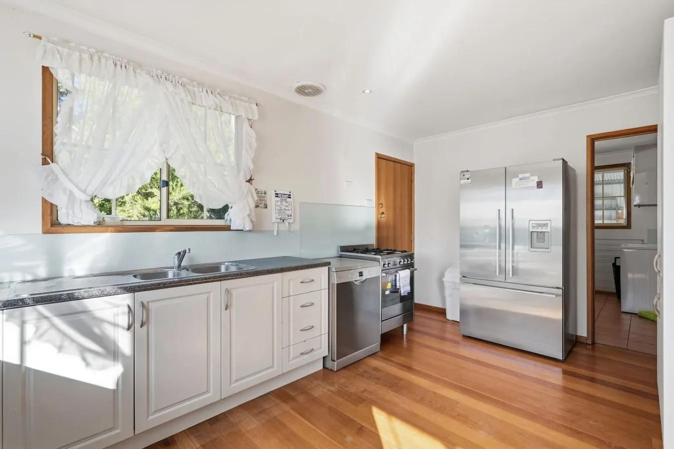 Eaglehawk Neck Home, Ocean Views, Deck & Wood Fire 13