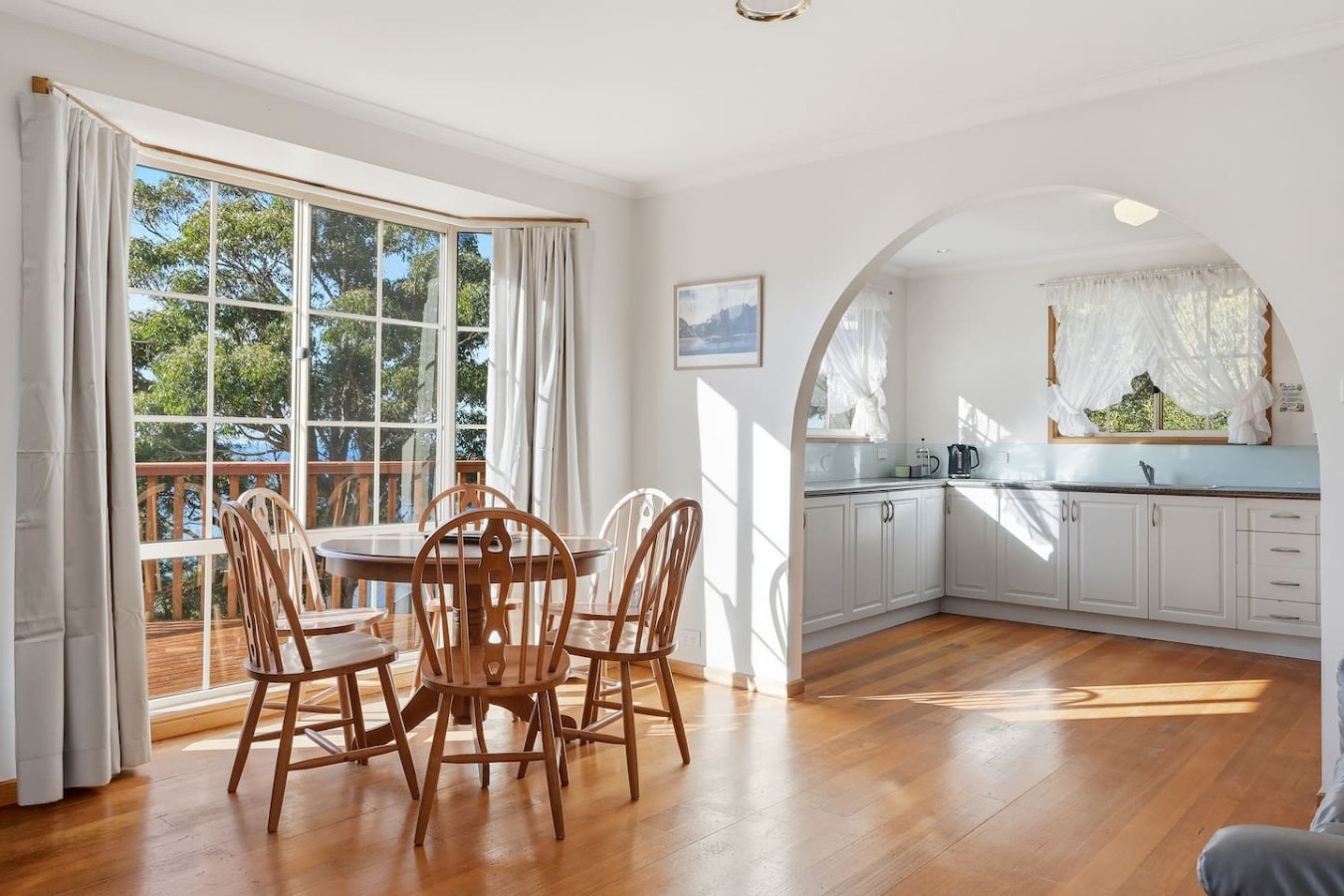 Eaglehawk Neck Home, Ocean Views, Deck & Wood Fire — photo 3