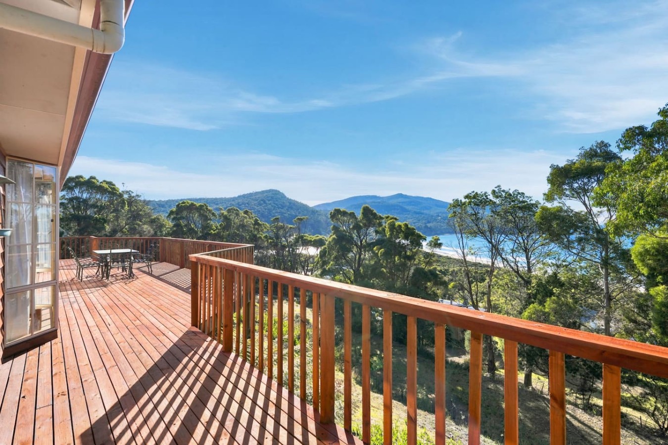 Eaglehawk Neck Home, Ocean Views, Deck & Wood Fire — photo 4
