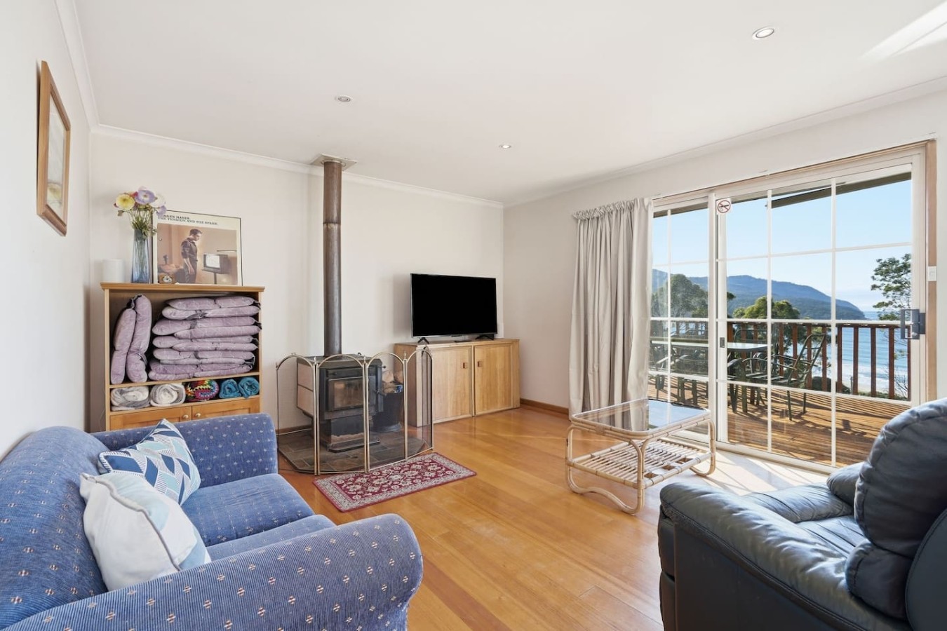Eaglehawk Neck Home, Ocean Views, Deck & Wood Fire — photo 5