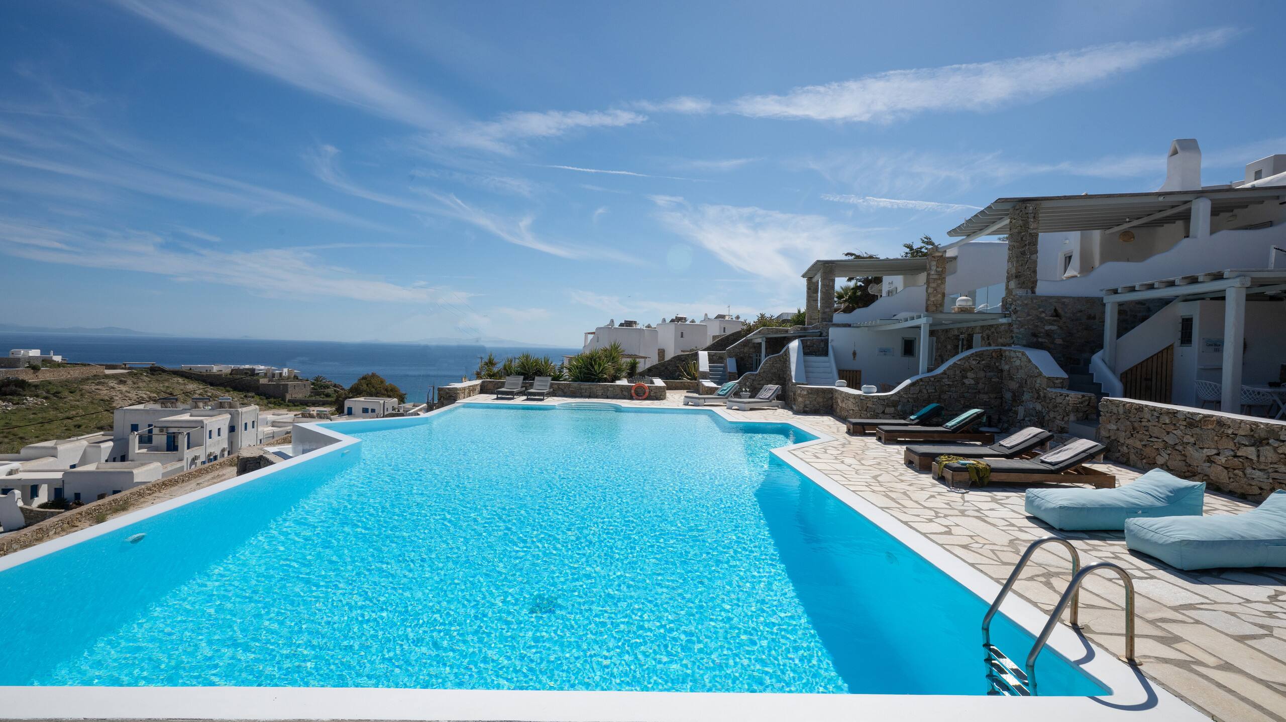 Cavo blue Family villa 4 shared pool