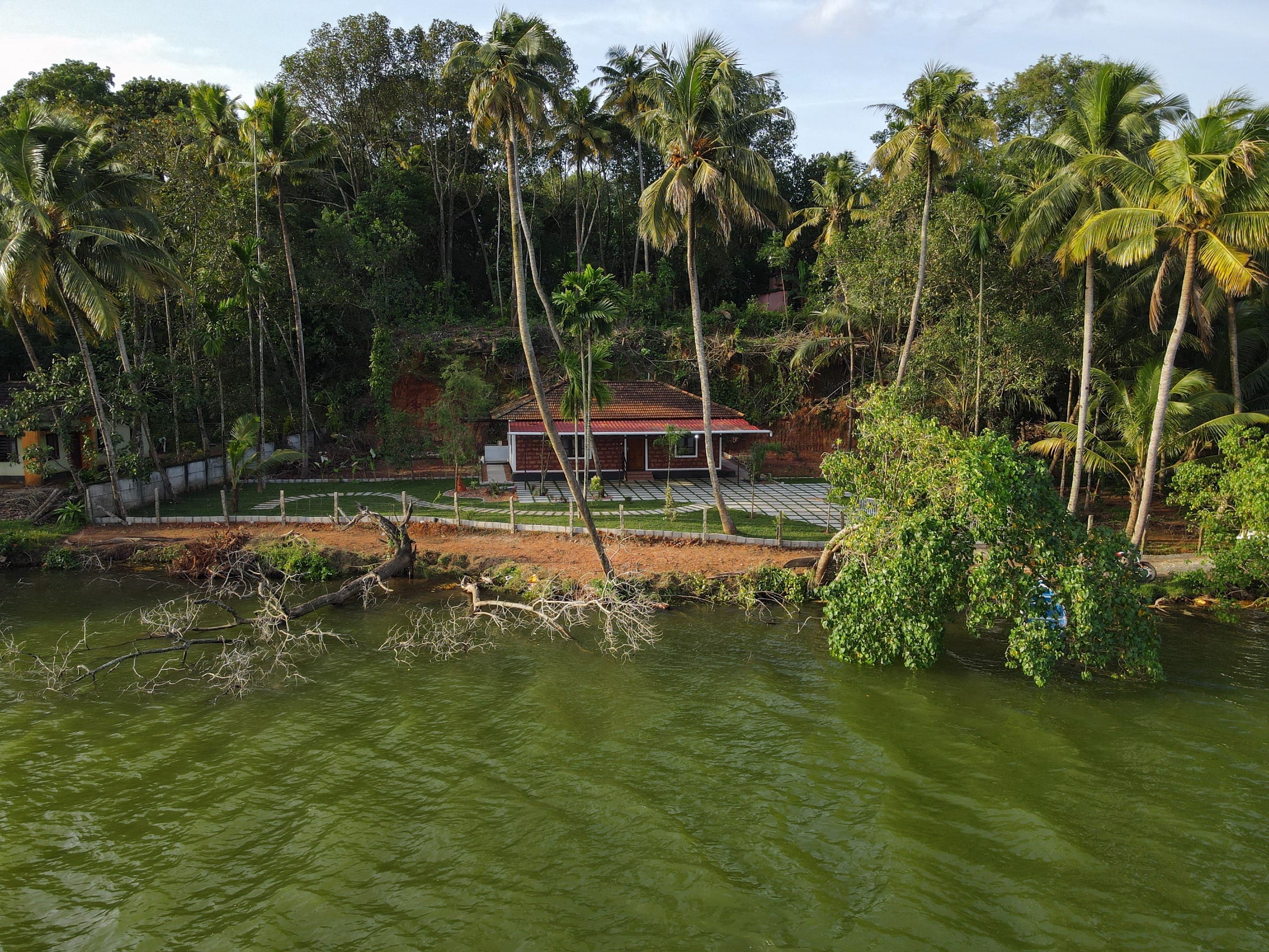 Anoop's Lake View Cottage - 2BHK- Munroe Island 6