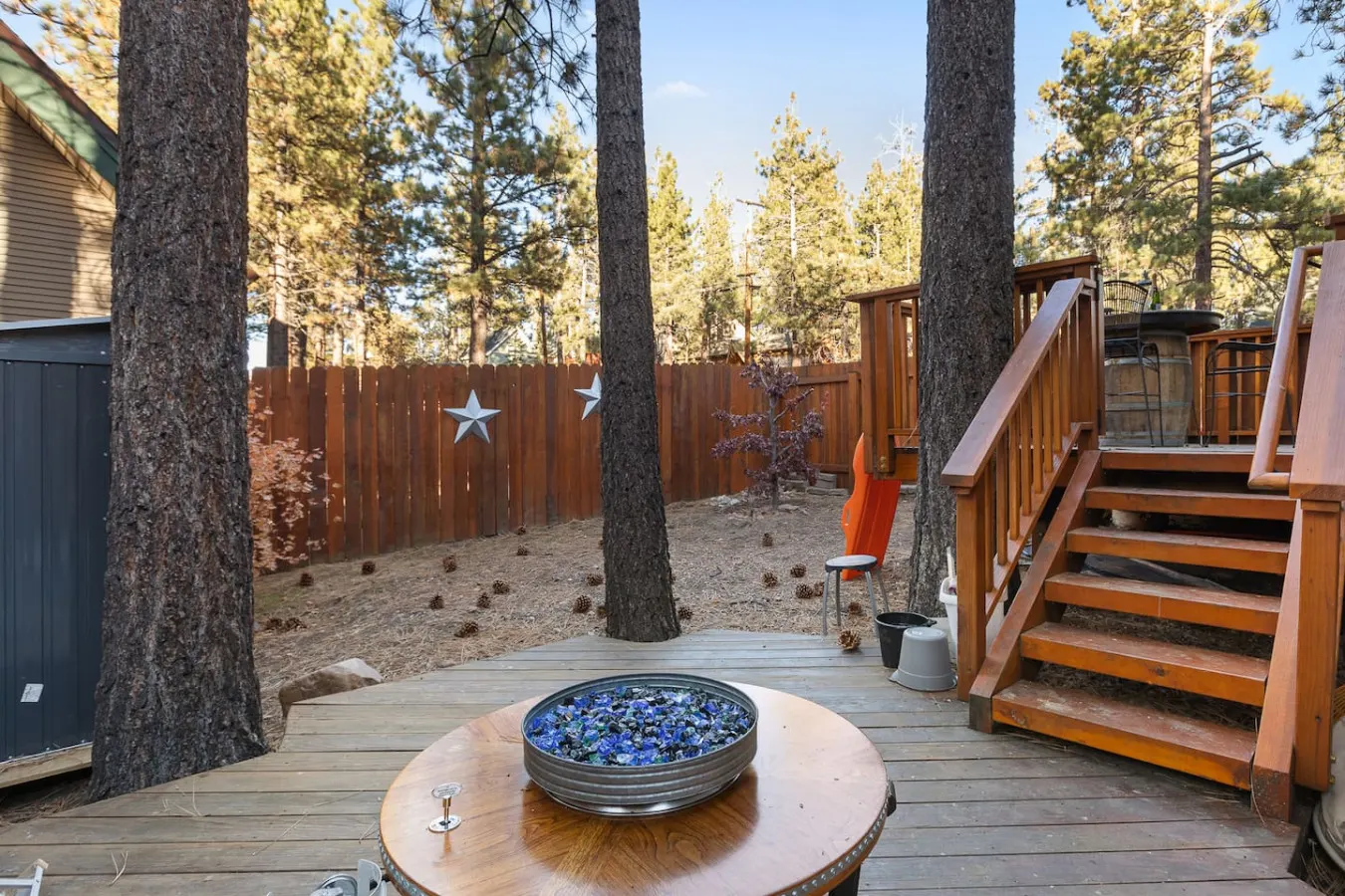 5 Min Walk to Lake Retreat. BBQ, Fireplace 1