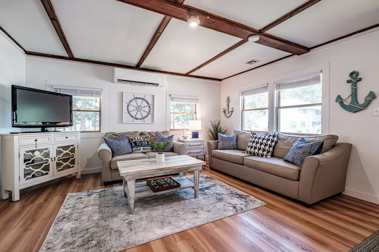 Cozy Quarter- Long Beach Access in Sebago