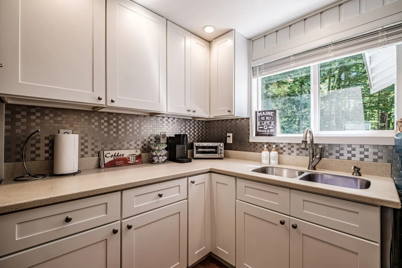 Cozy Quarter- Long Beach Access in Sebago 11