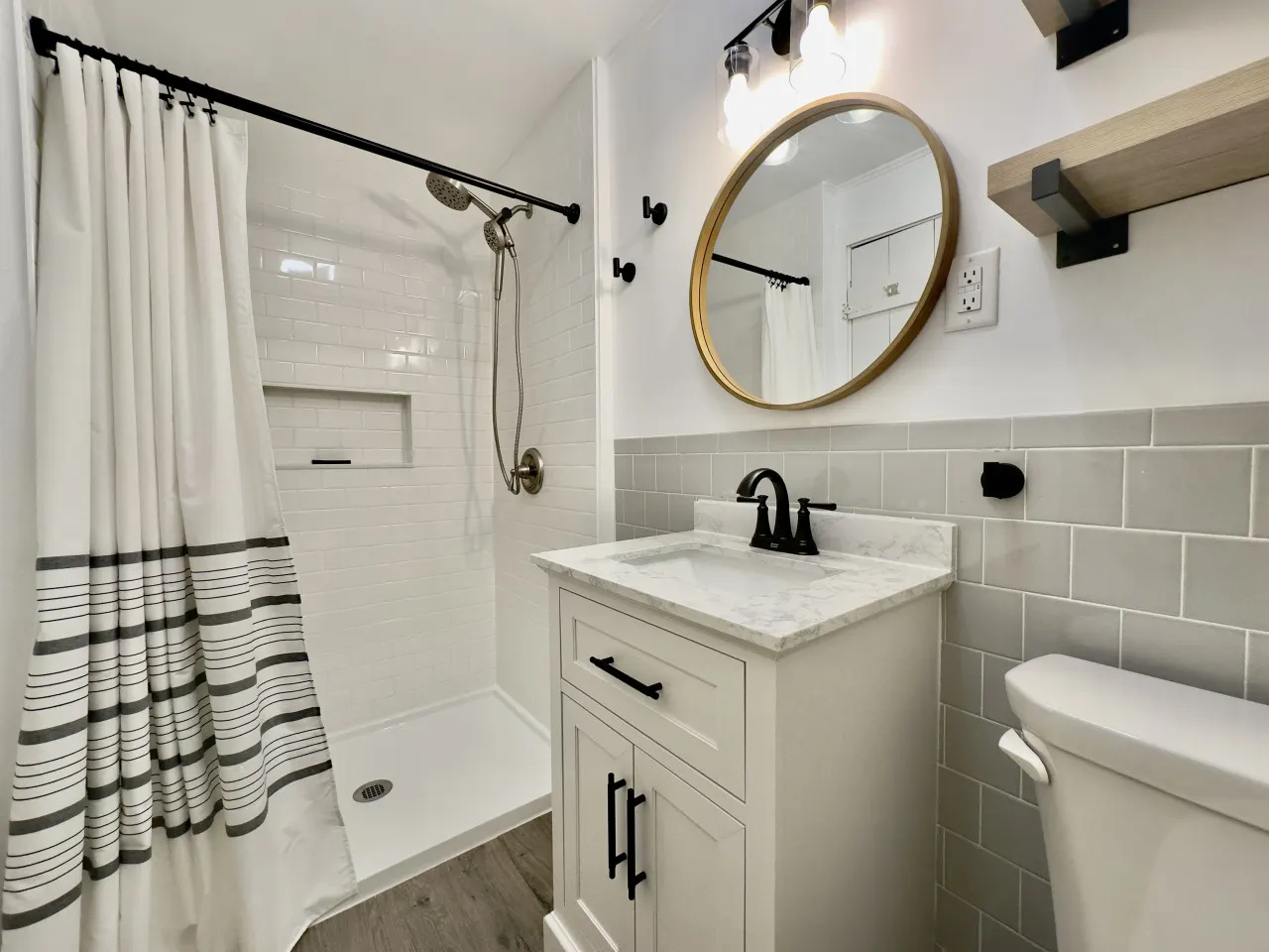 Cozy Quarter- Long Beach Access in Sebago 17