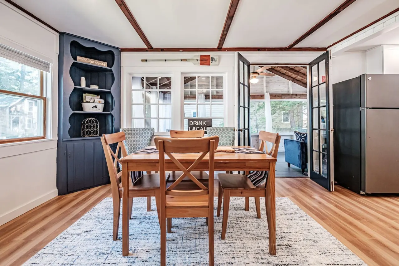 Cozy Quarter- Long Beach Access in Sebago 8