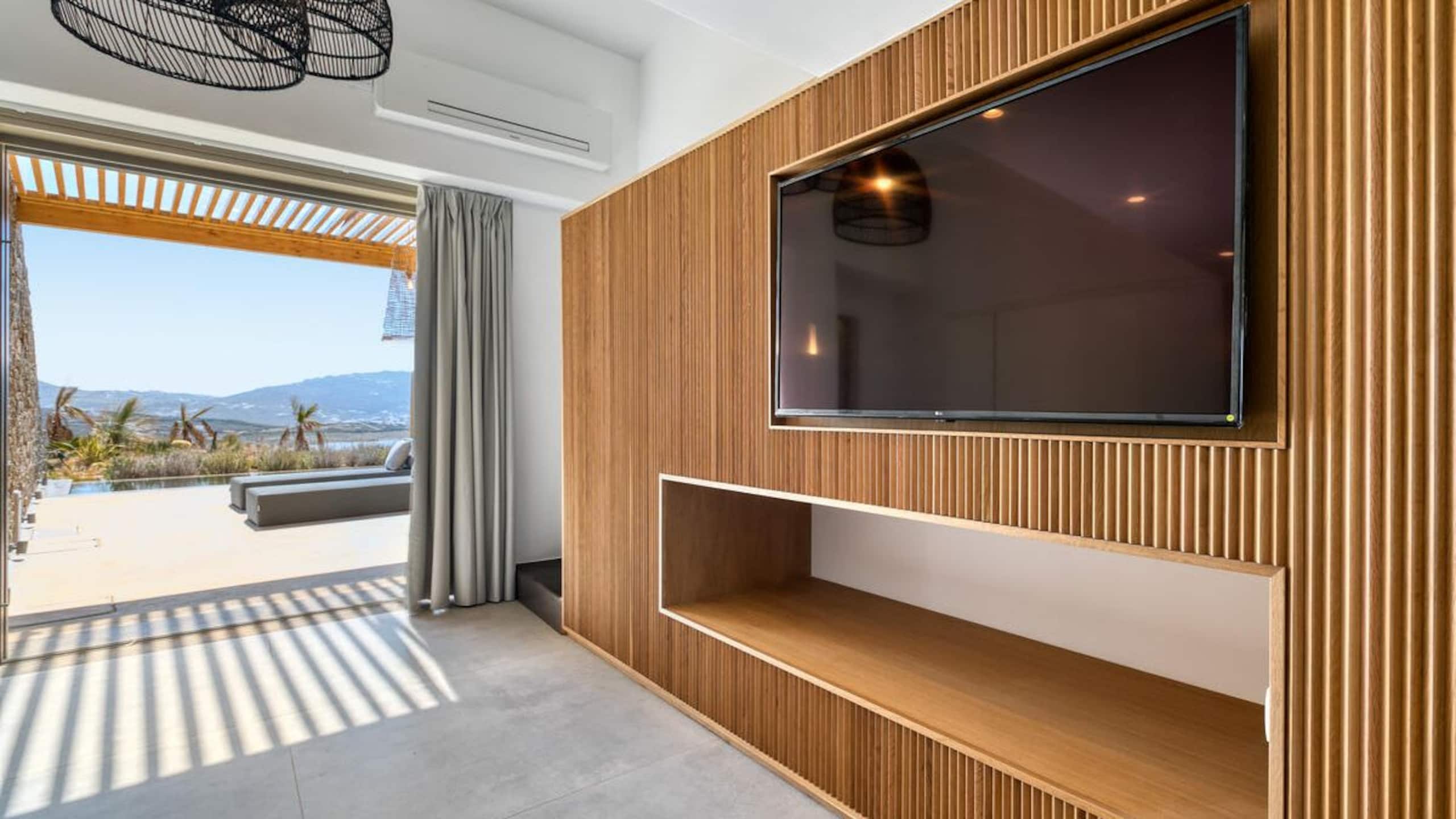 Signature Suite II – Panormos Bay 33