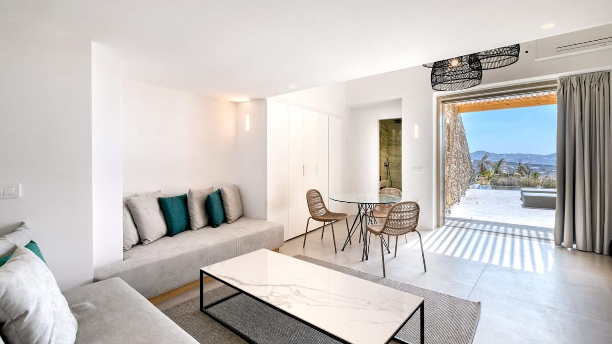 Signature Suite II – Panormos Bay 9