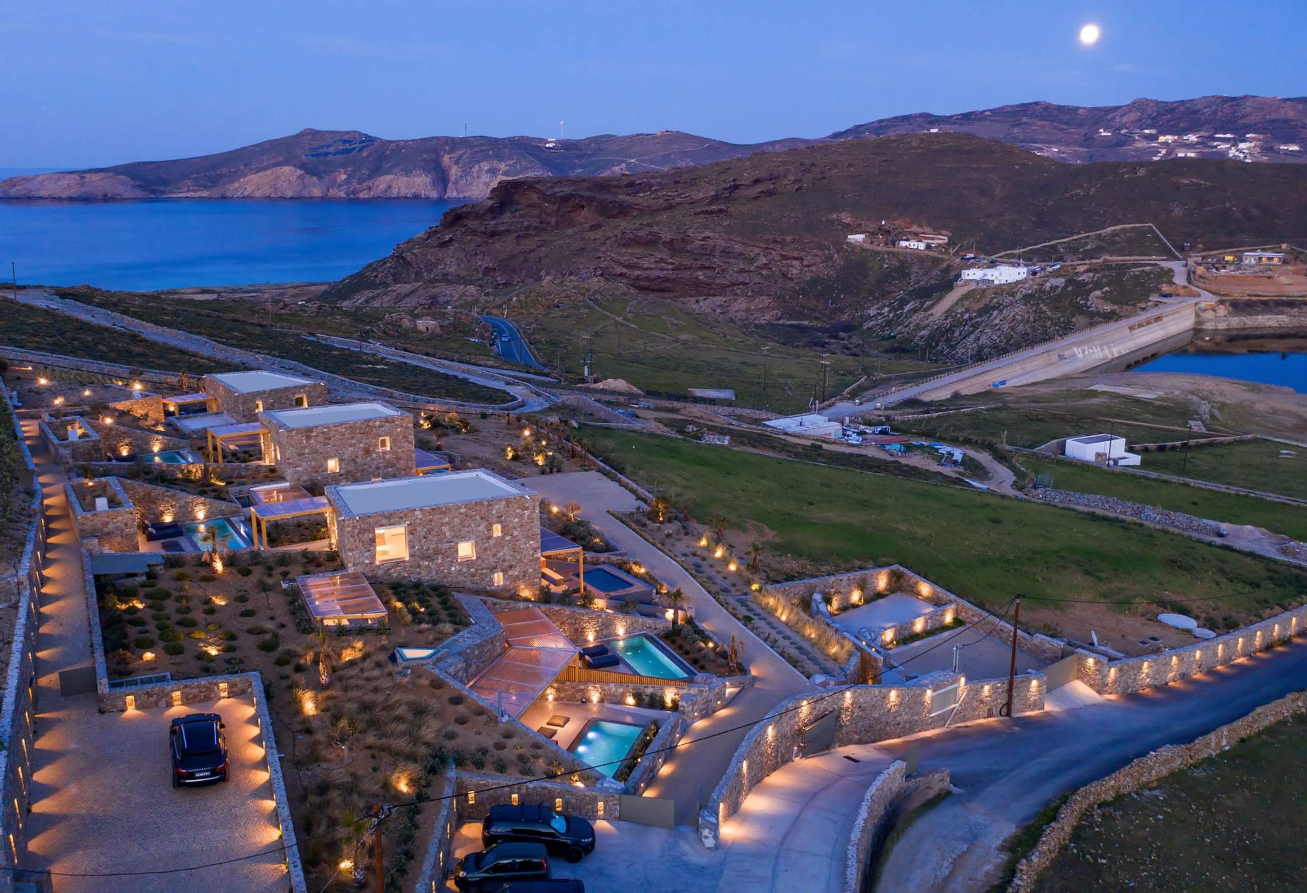 Signature Suite II – Panormos Bay 16