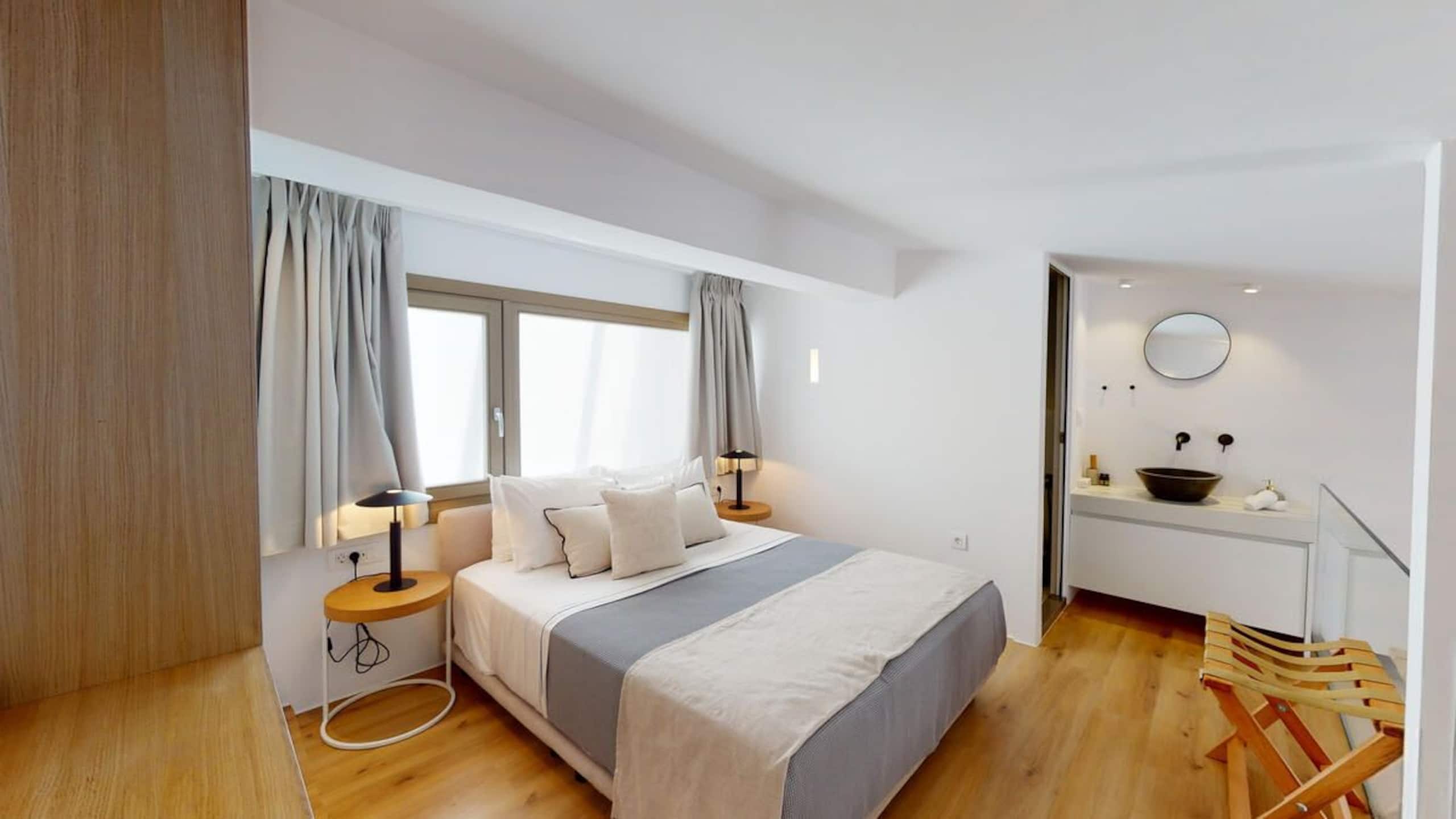 Signature Suite II – Panormos Bay 31