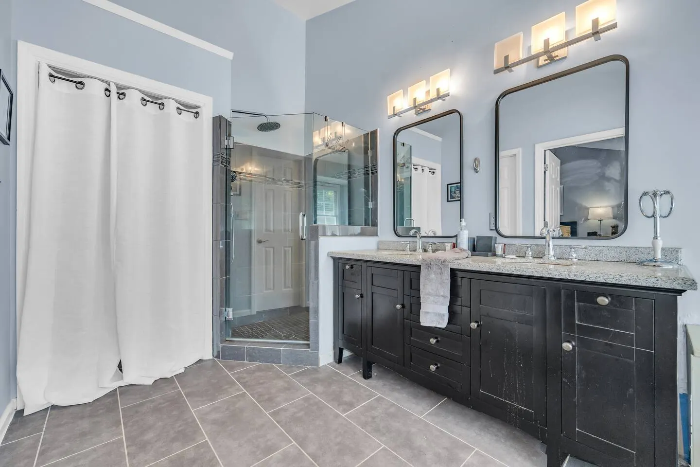 Modern 2BR Townhome Near Braves & The Battery 9