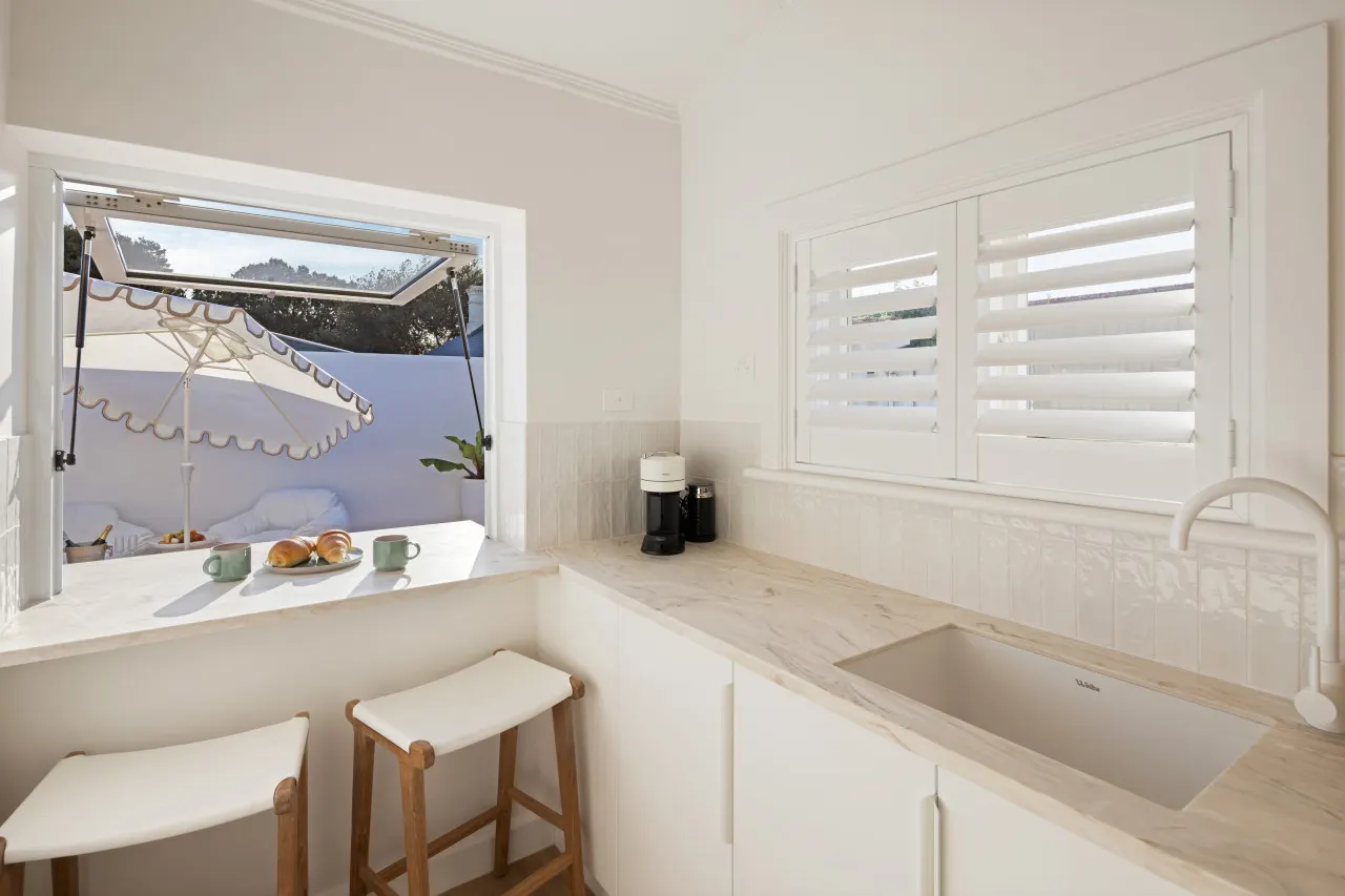 The Chester - Coastal Courtyard with Outdoor Bath 14