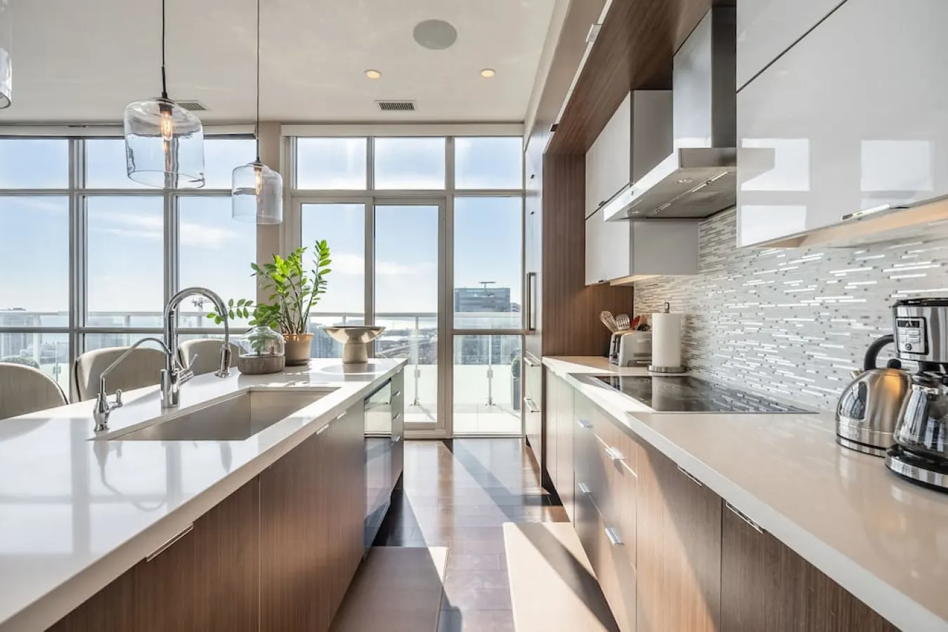 Award Winning 3BR Luxury Penthouse Stunning Views 3