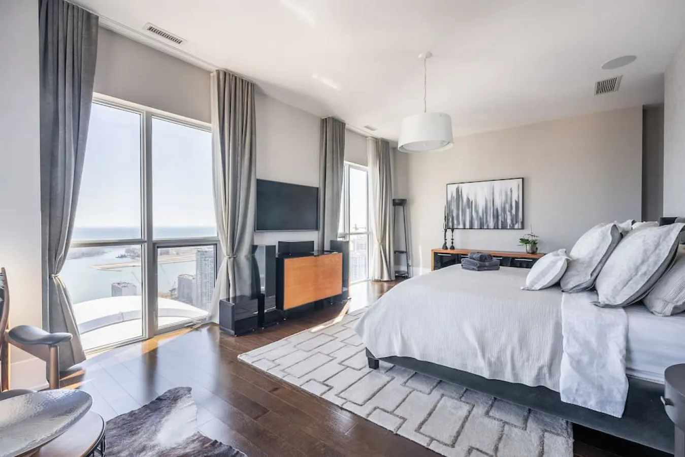 Award Winning 3BR Luxury Penthouse Stunning Views 4