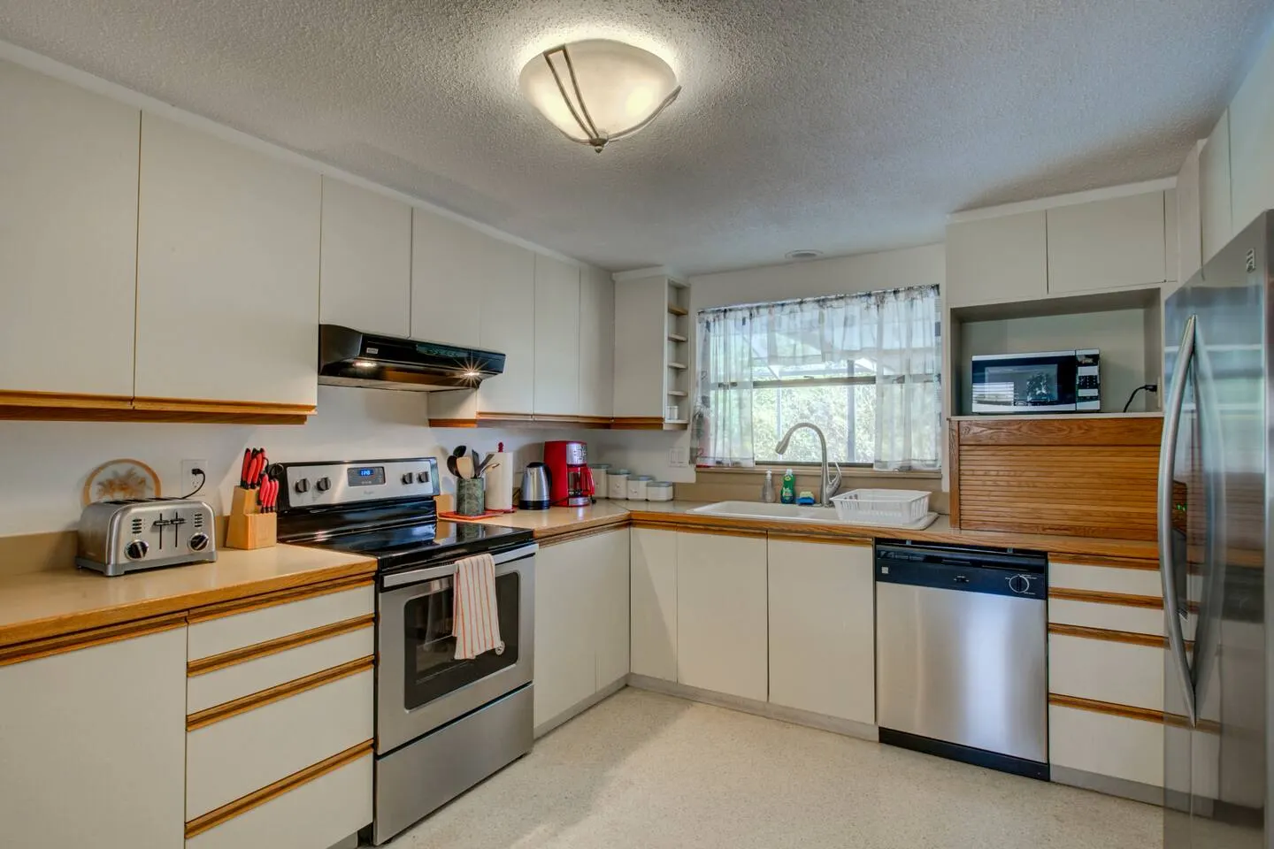 The Gulfside Oasis - Pool, Space & Florida Charm 18