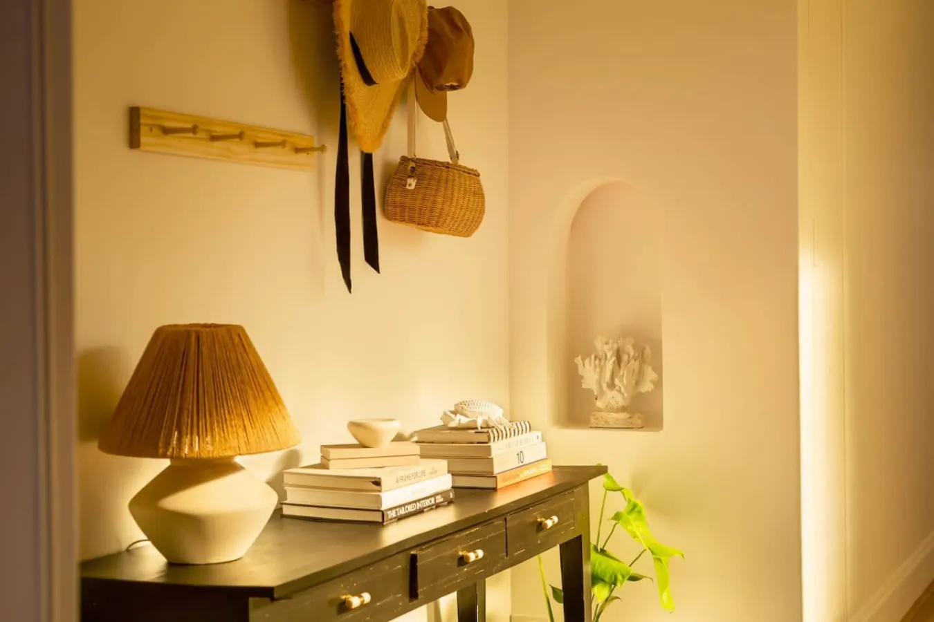 Frankies Beach House—A Breezy Esplanade Escape 9