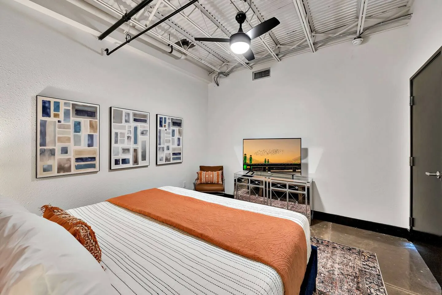 *Newly Renovated* Silocation 16