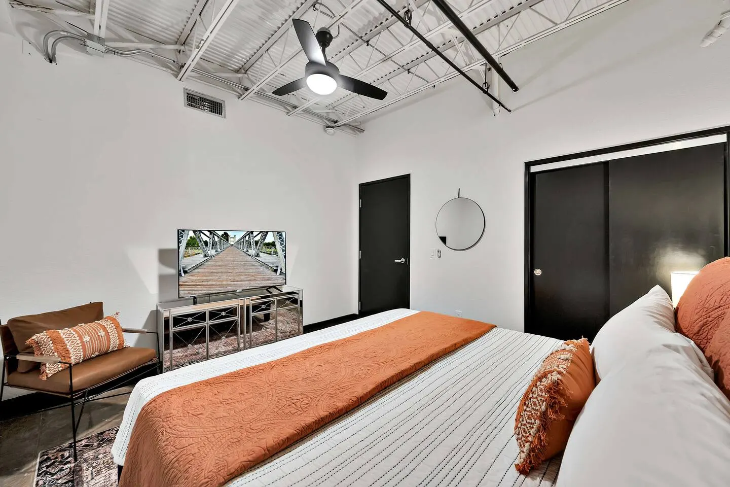 *Newly Renovated* Silocation 17