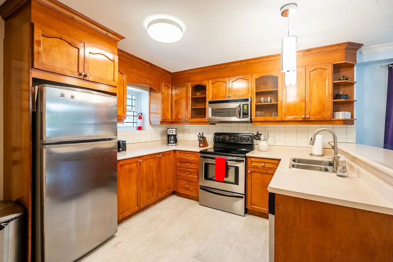 Spacious 3BR Home Backyard Great Location 10