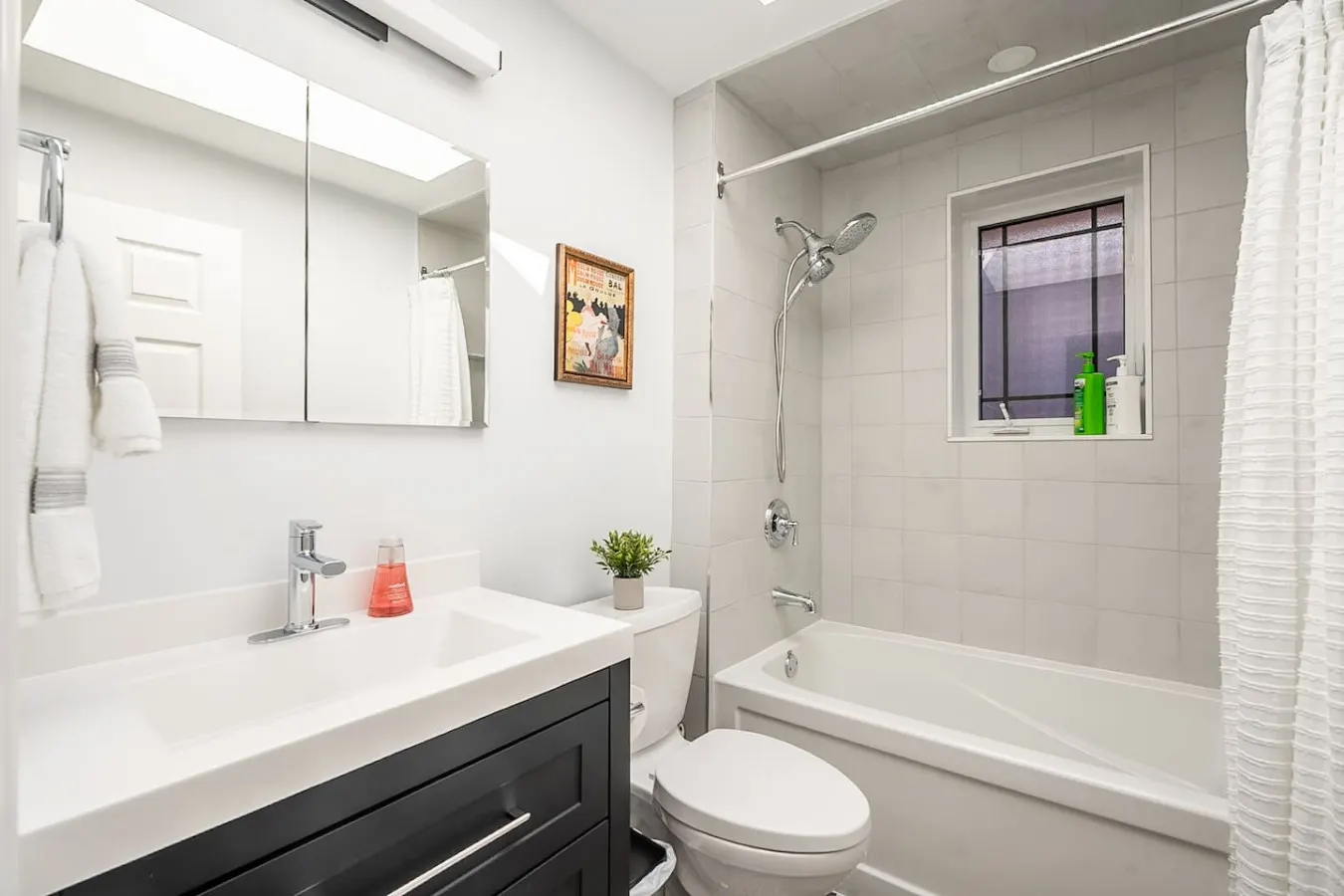 Spacious 3BR Home Backyard Great Location 20