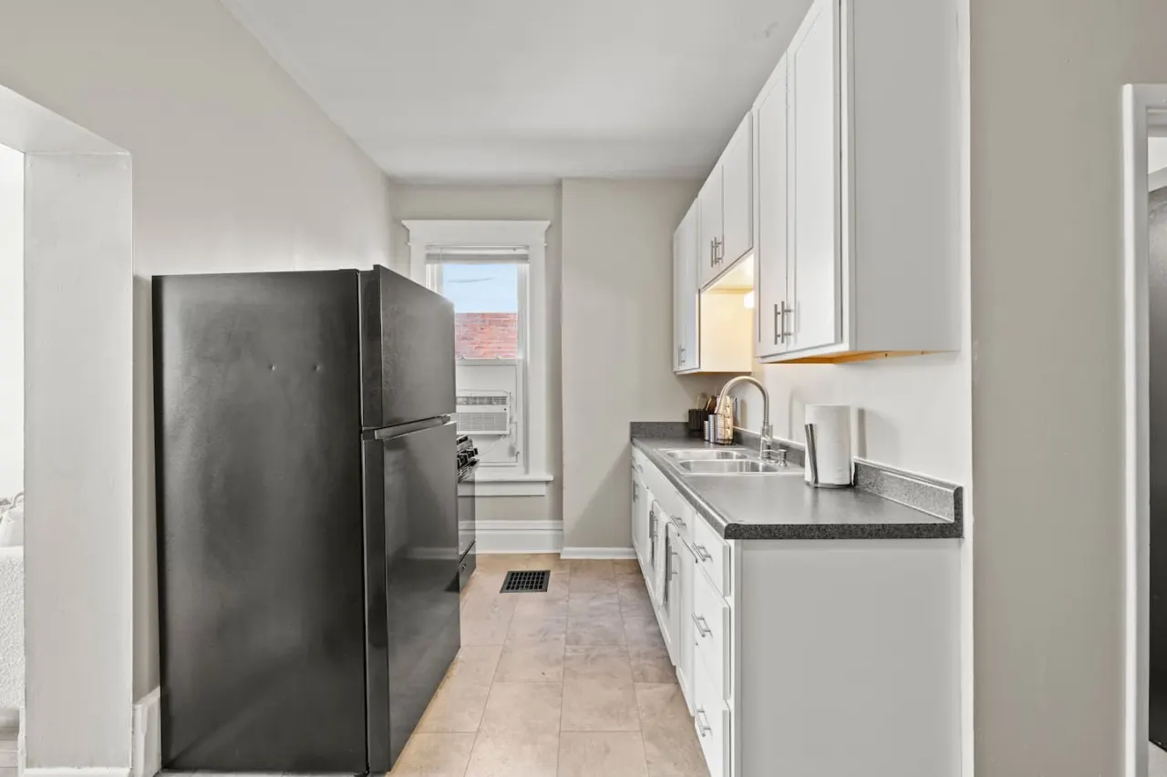 Charming Retro Apt, Free Parking 12