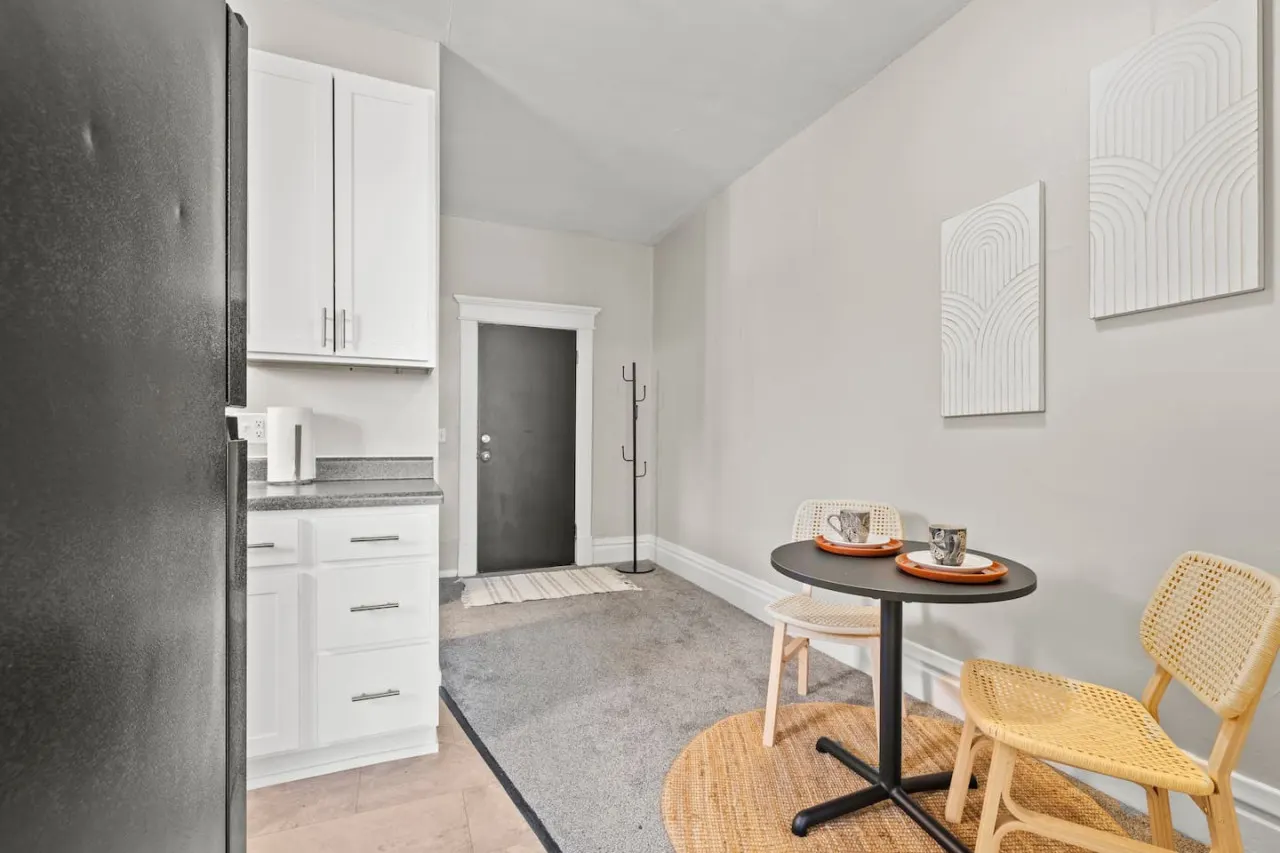 Charming Retro Apt, Free Parking 7