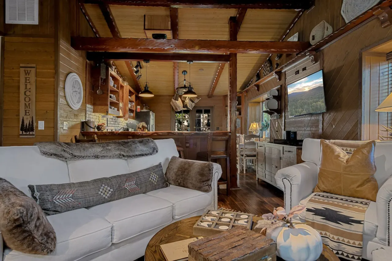 2BR Eureka Designer Cabin w Pergola & Ping Pong 14
