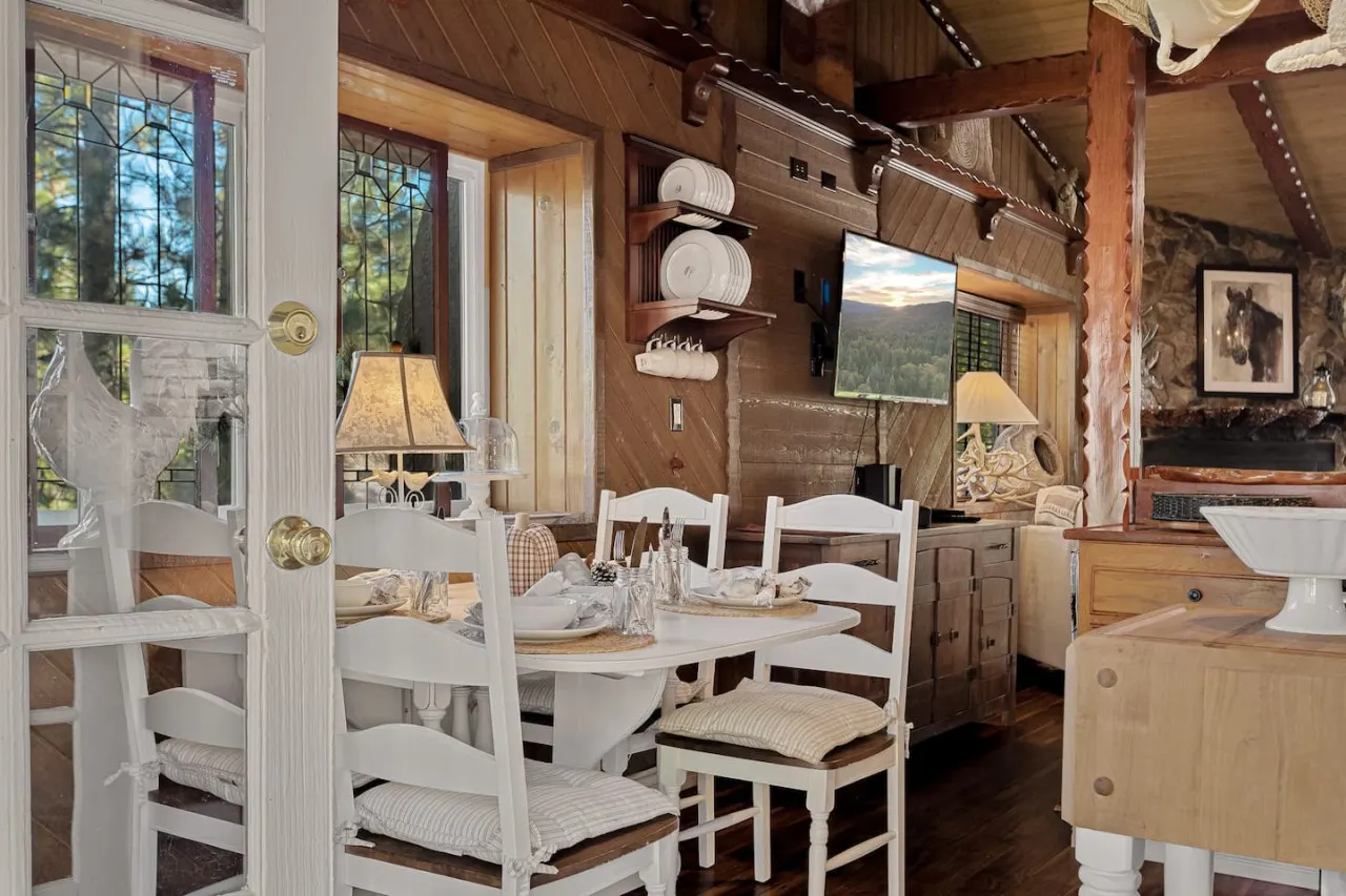 2BR Eureka Designer Cabin w Pergola & Ping Pong 15