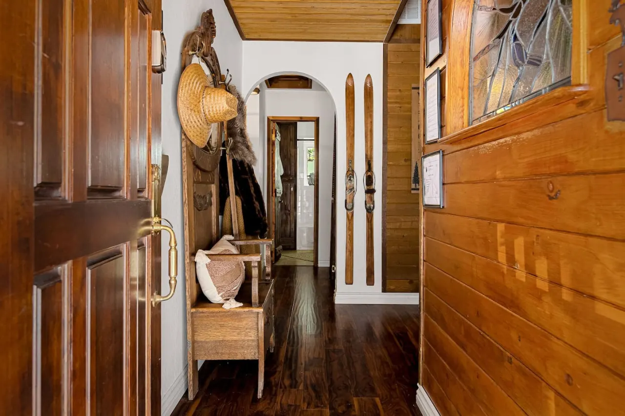 2BR Eureka Designer Cabin w Pergola & Ping Pong 17