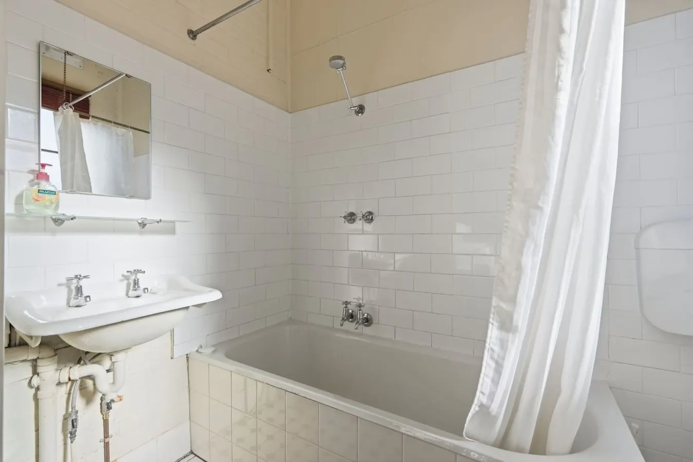 Edinburgh - Spacious Ensuite Family Room 19