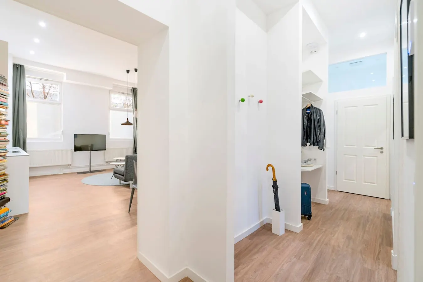 3-Bedroom Apartment (110sqm) with Terrace & Garden 17