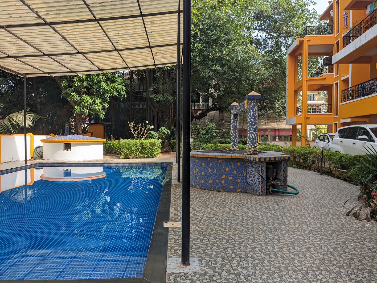 Casa De Palms 2BHK Candolim Pool 3