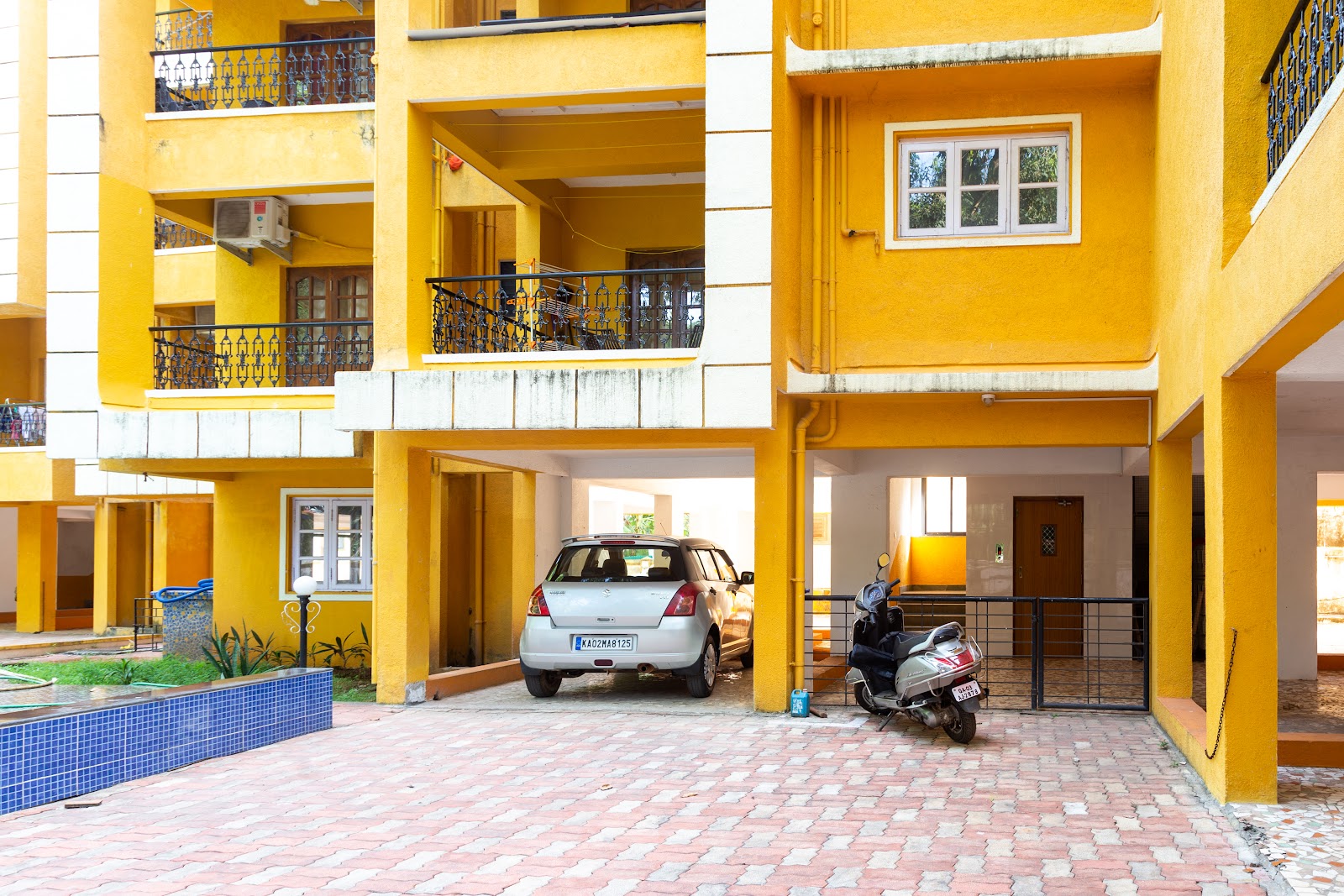 Casa De Palms 2BHK Candolim Pool 6