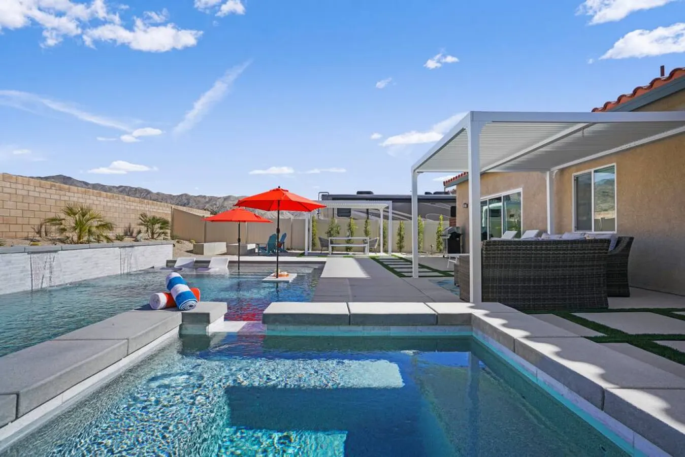 Rolling Hills: Desert Hot Springs, CA 12