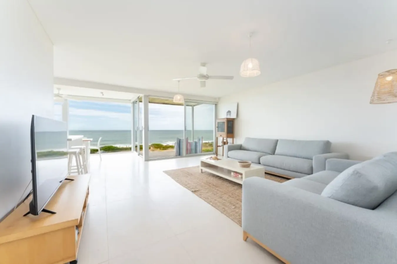 Chiton On The Rocks—A Breezy Beachfront Escape