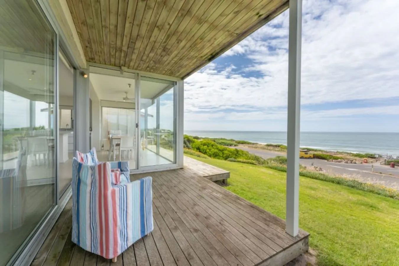 Chiton On The Rocks—A Breezy Beachfront Escape — photo 2